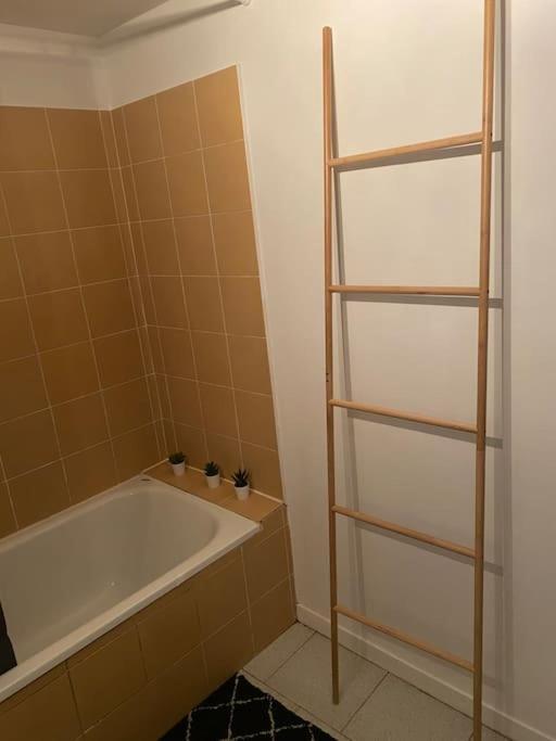 Loft/Jardin Et Parking : Le Petit Clos Bourdet Honfleur Extérieur photo